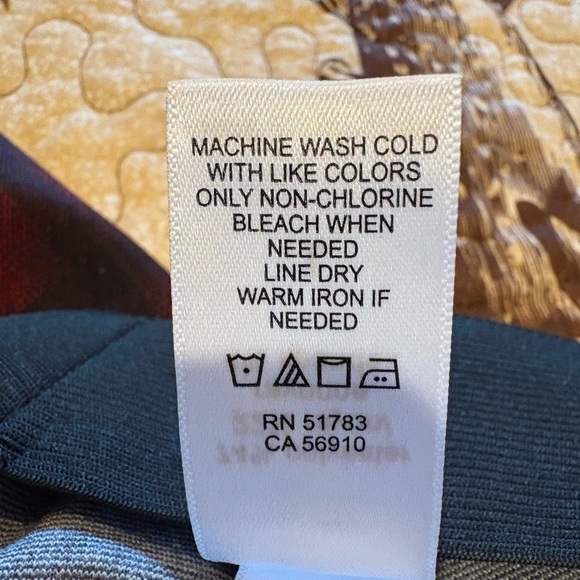 Maurice’s Red Buffalo Plaid Ponte Skirt women’s L
NWT - Picture 7 of 10